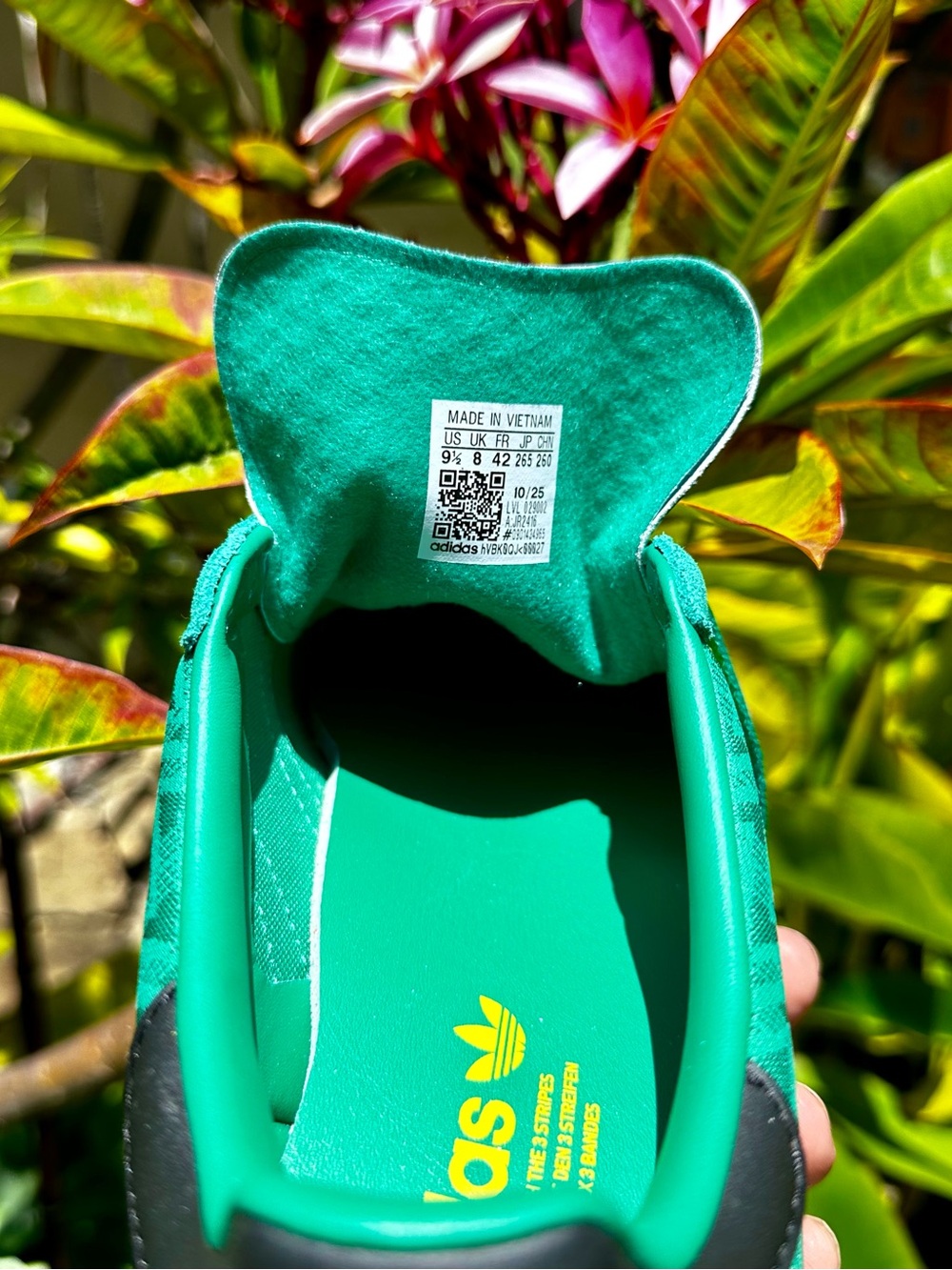adidas Gazelle Women’s Teal Suede Sneakers Green with Yellow Three Stripes - Picture 9 of 10